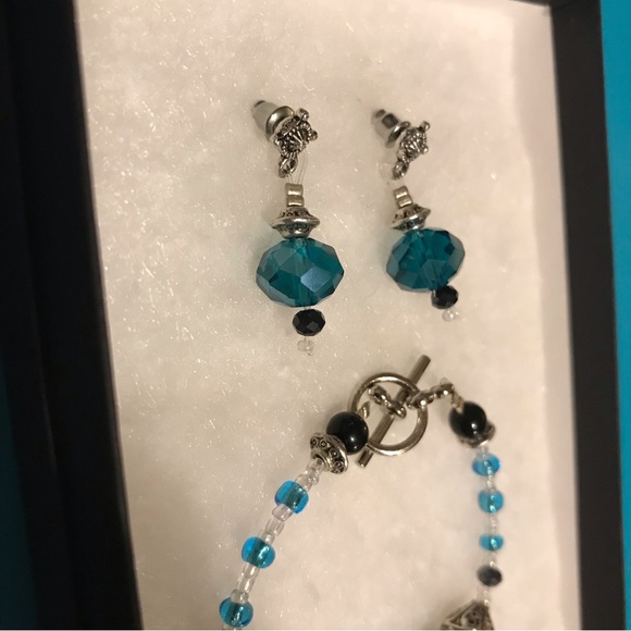 New Handmade Child’s Bracelet and Earrings, Beaded. Teal Blue, Black, Silver - Picture 4 of 8